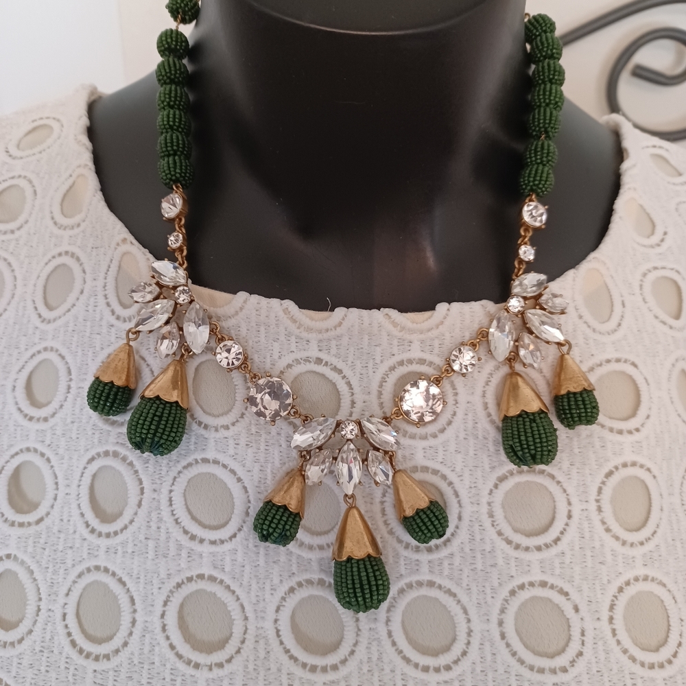 Vintage Green Seed Bead Teardrop Necklace!